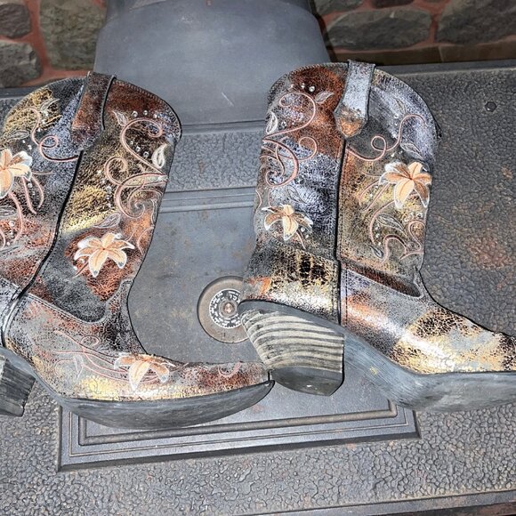 Crush™ by Durango® Women's Rhinestone Embroidered Western Boot Womens Size 10 - Picture 3 of 13